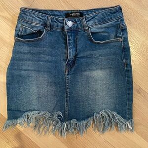 BLACK LABEL DENIM SKIRT SIZE SMALL